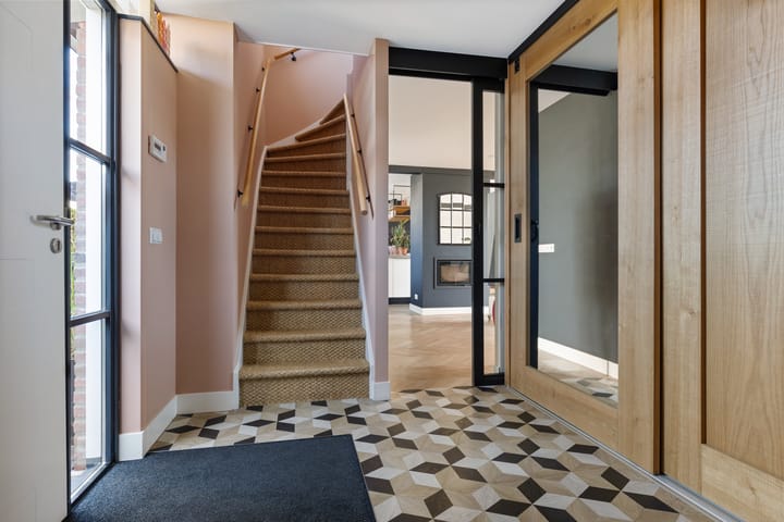 Photo 4 of Pinksterbloemhof 15