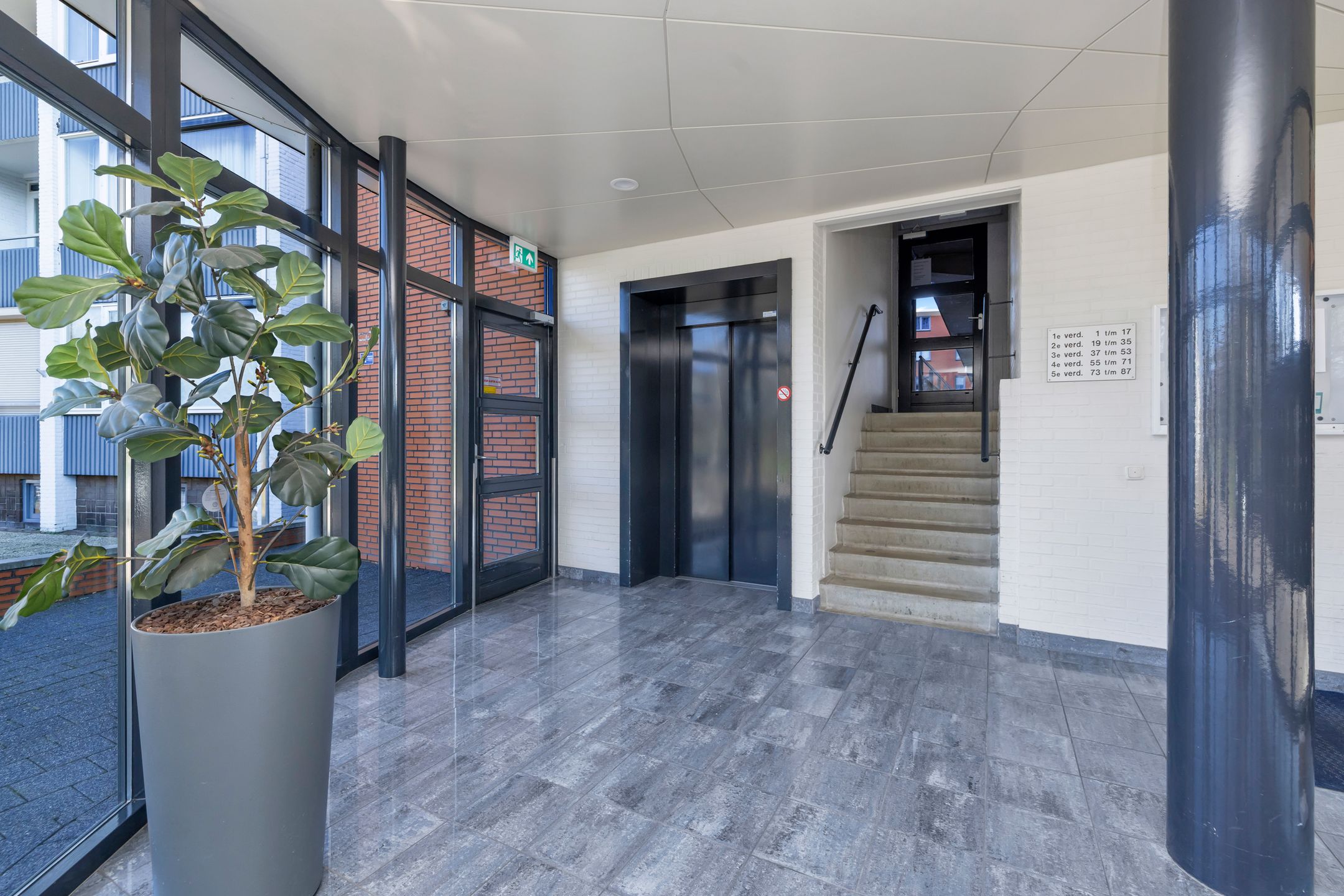 Photo 48 of Saenredamstraat 1