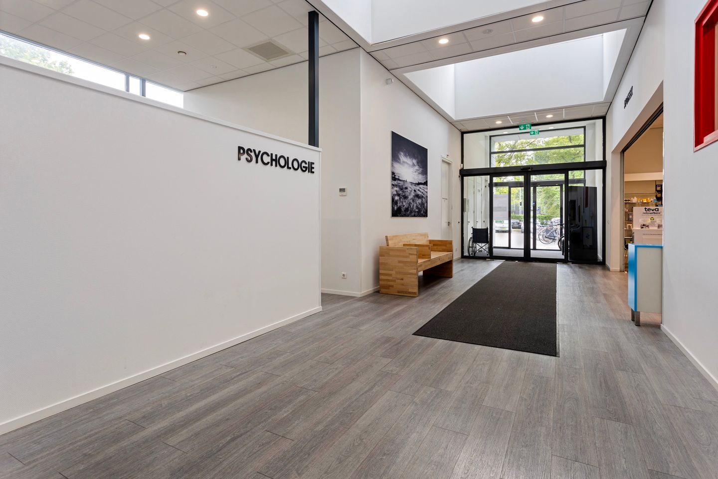 Bekijk foto 3 van De Coubertinlaan 10-b