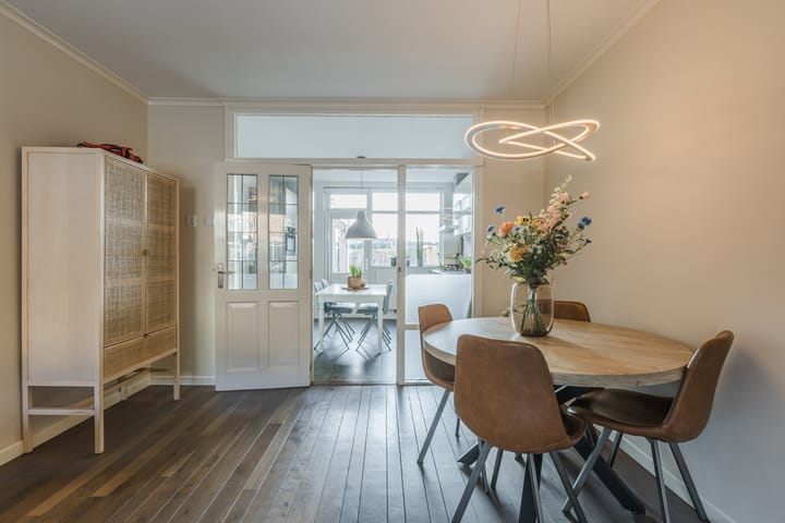 Photo 5 of Esdoornstraat 4