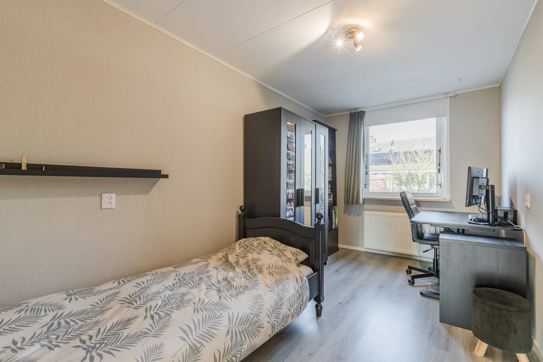 Foto 28 van Esdoornstraat 4