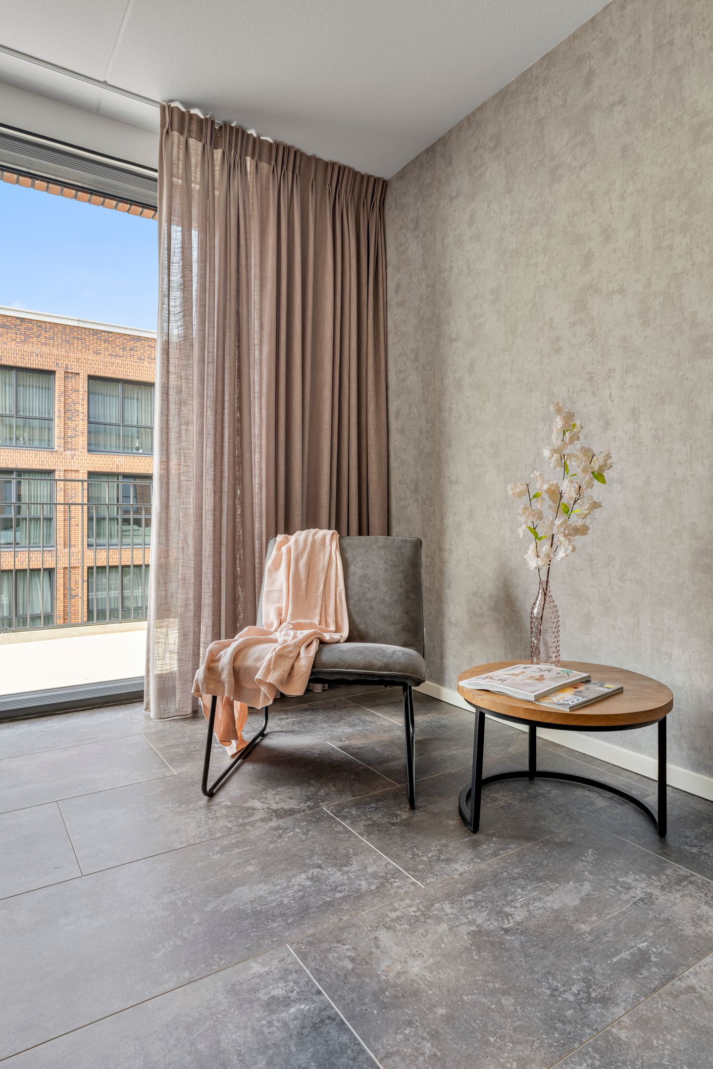Modern Apartment in Paleiskwartier with Balcony and Parking — 12