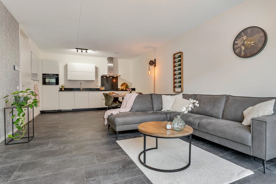 Modern Apartment in Paleiskwartier with Balcony and Parking — 17