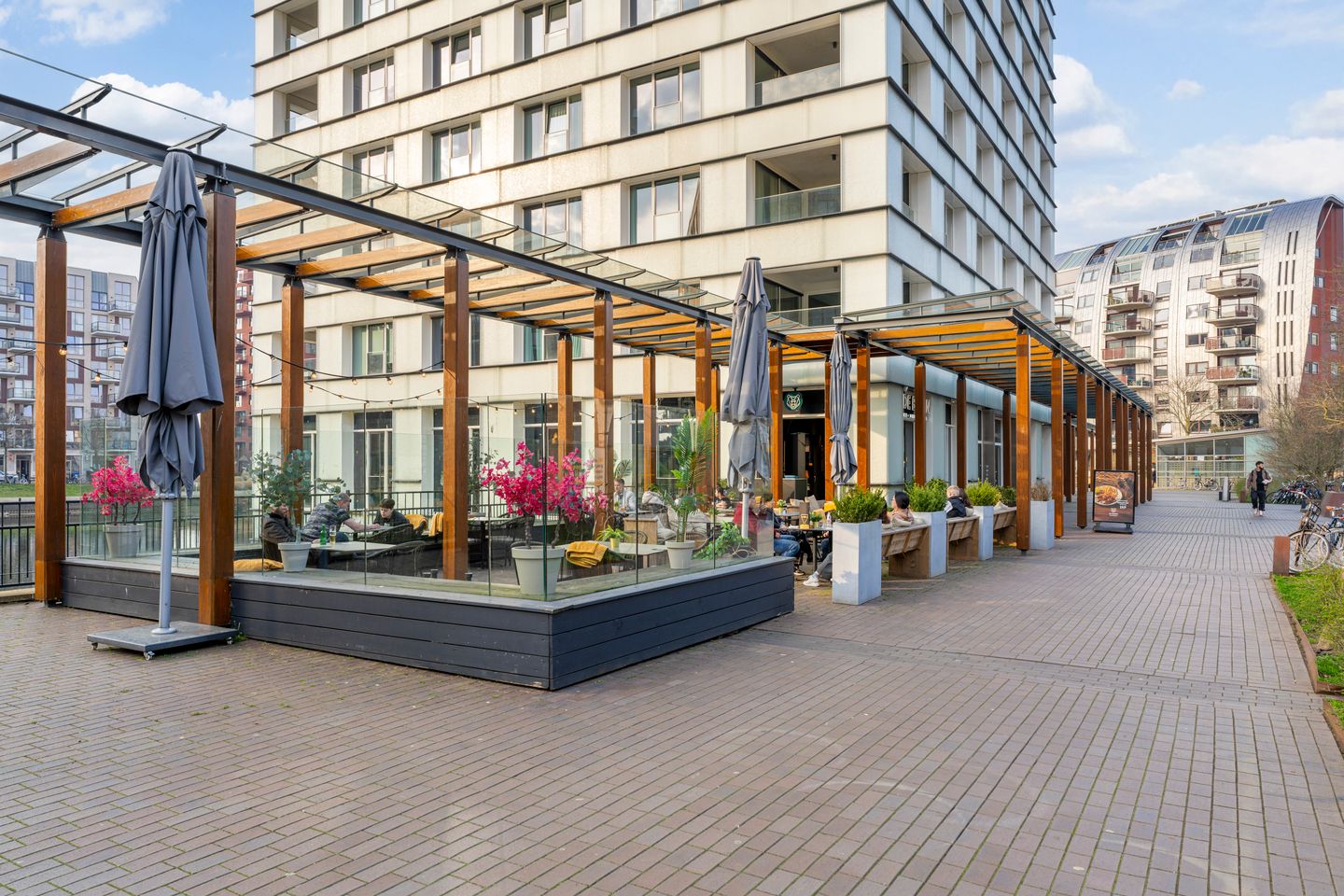 Modern Apartment in Paleiskwartier with Balcony and Parking — 52