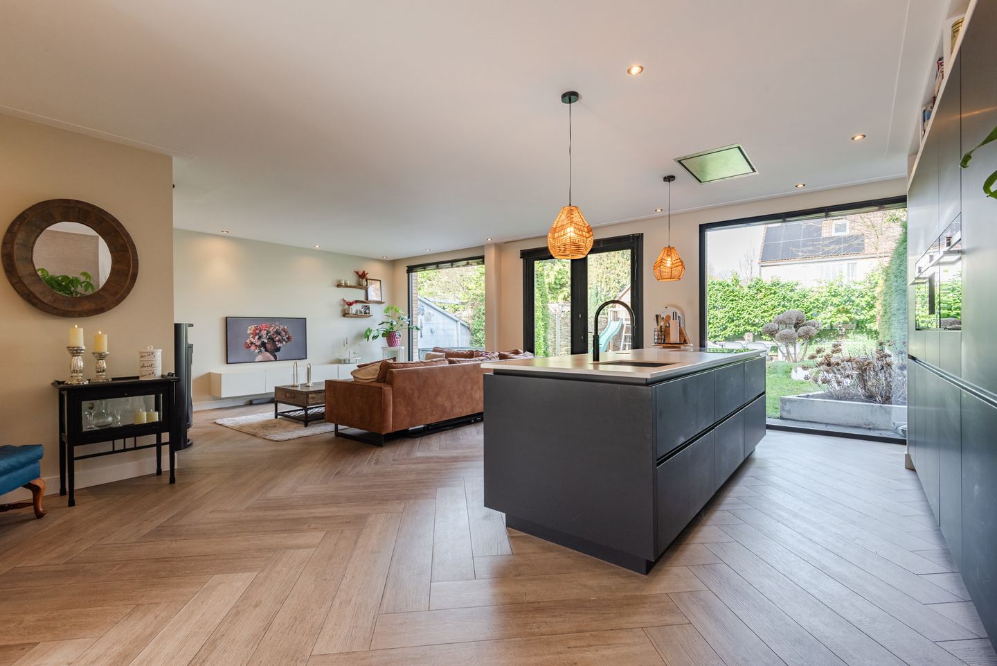 Spacious and Stylish Semi-Detached Family Home in Almere De Gouwen — 17