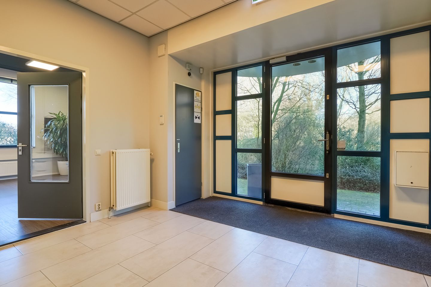 View photo 5 of Veranda 104