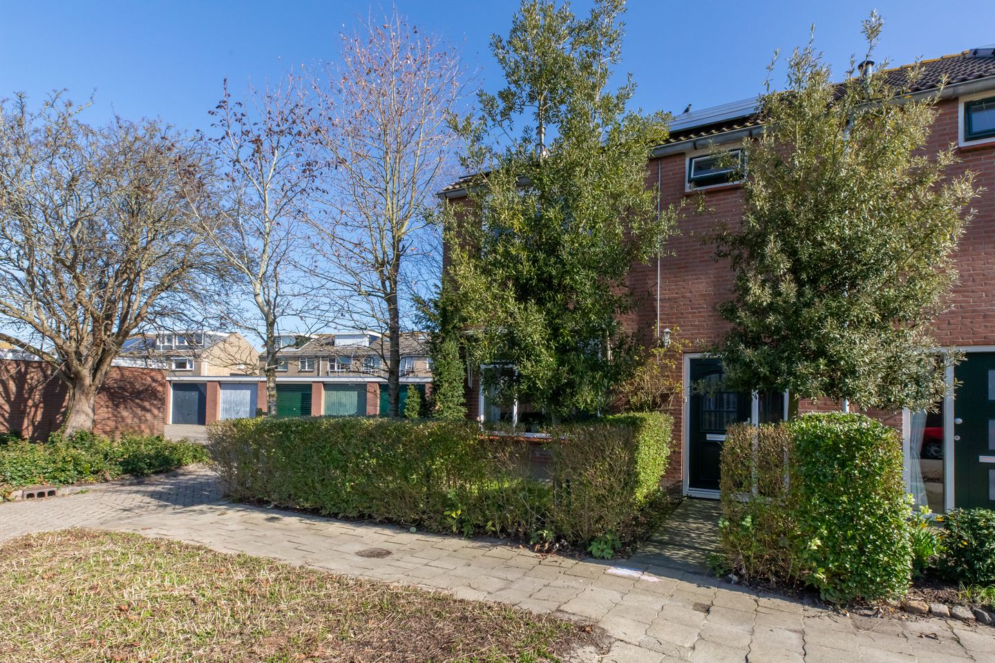 Spacious semi-detached family home with garage and office space in quiet Meliskerke — 33