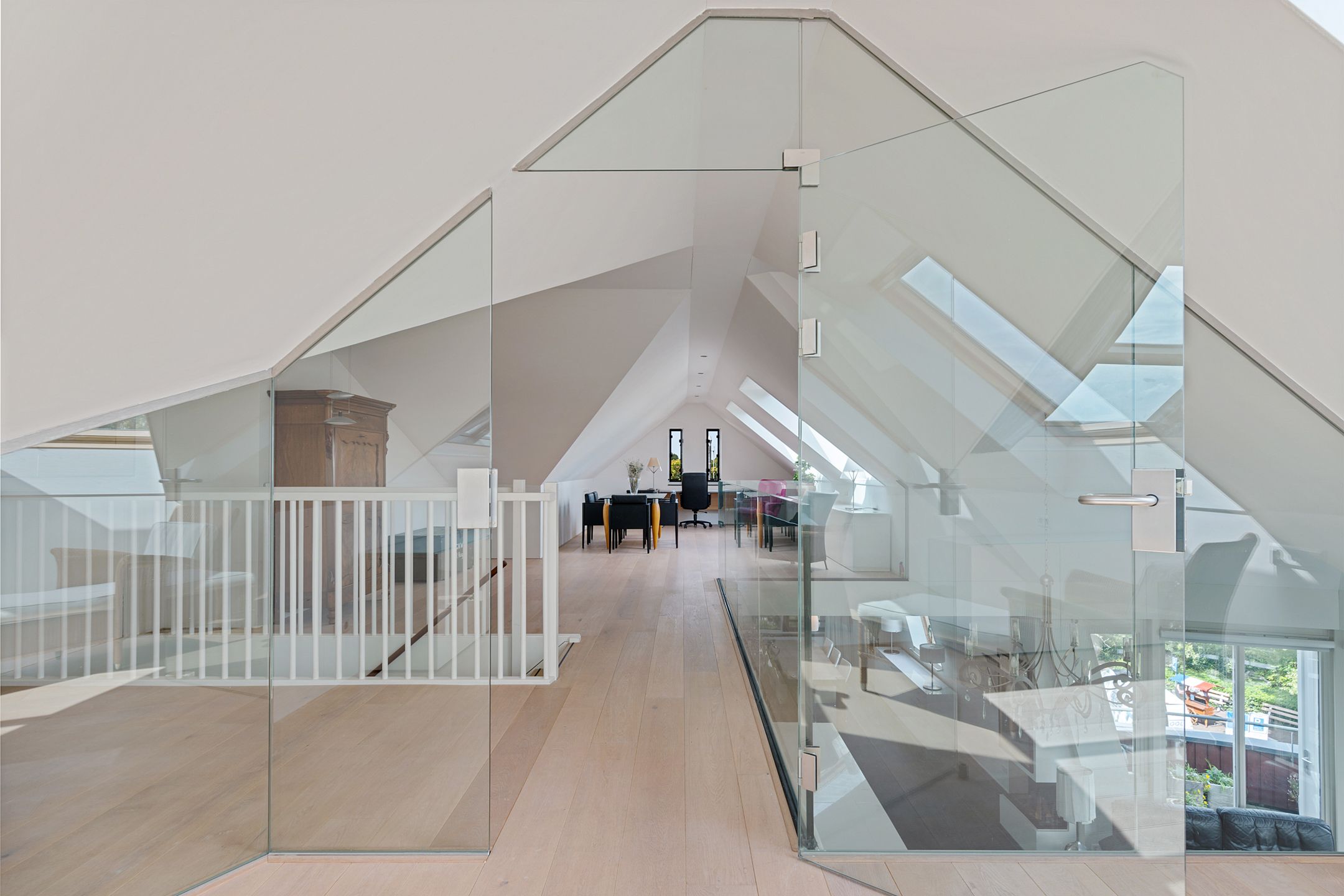 Luxurious maisonette in Bergen center with vide, balcony and 2 parking spaces — 32