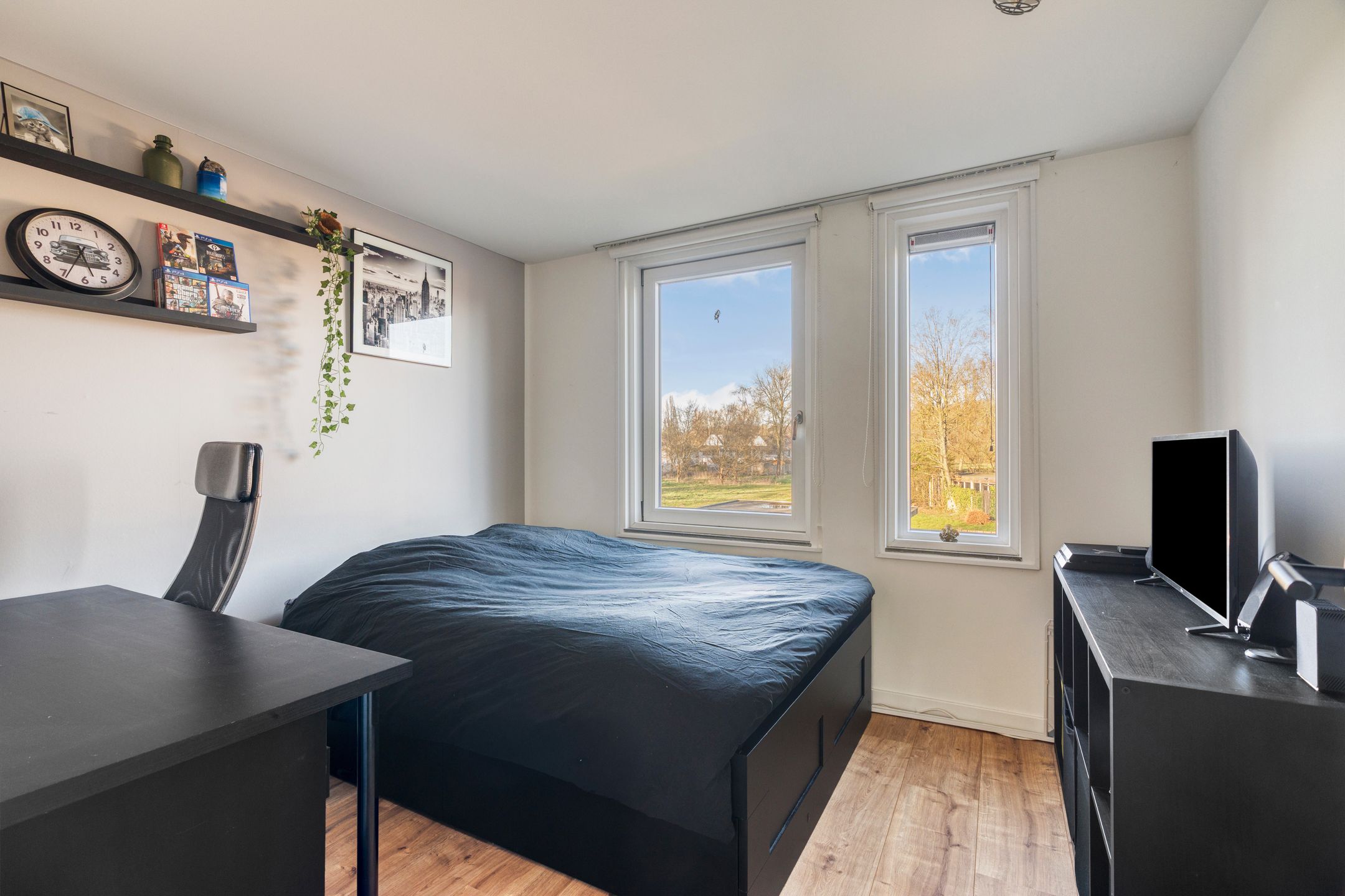 Luxury Renovated Family Home in Almere-Haven — 29