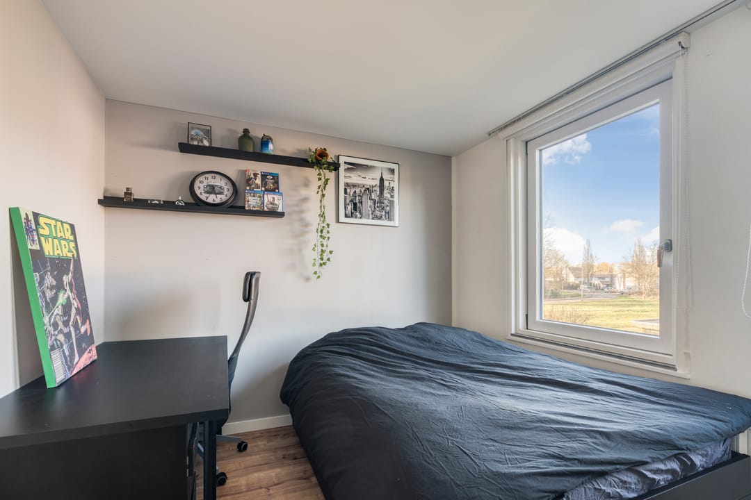 Luxury Renovated Family Home in Almere-Haven — 30