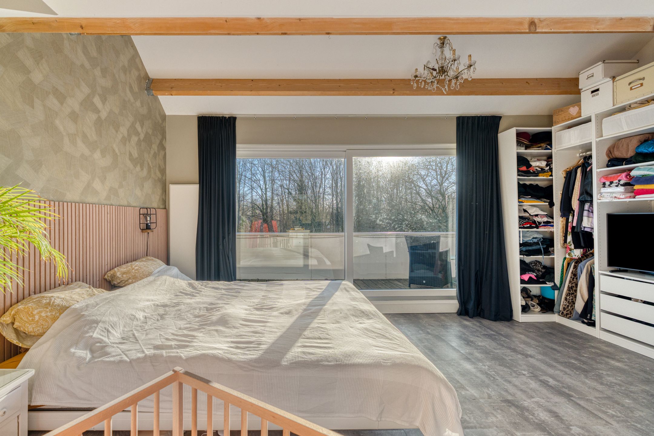 Luxury Renovated Family Home in Almere-Haven — 41