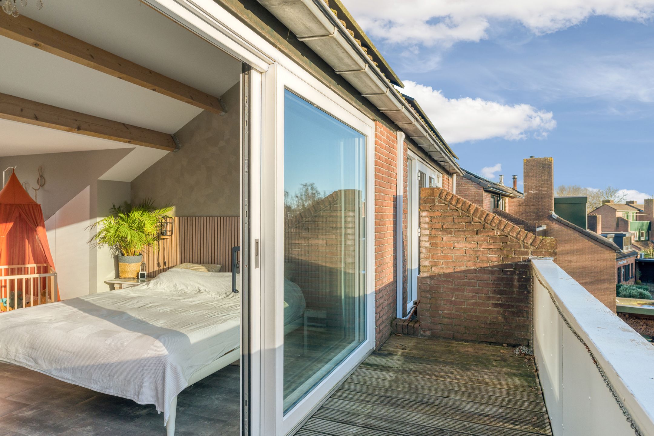 Luxury Renovated Family Home in Almere-Haven — 47