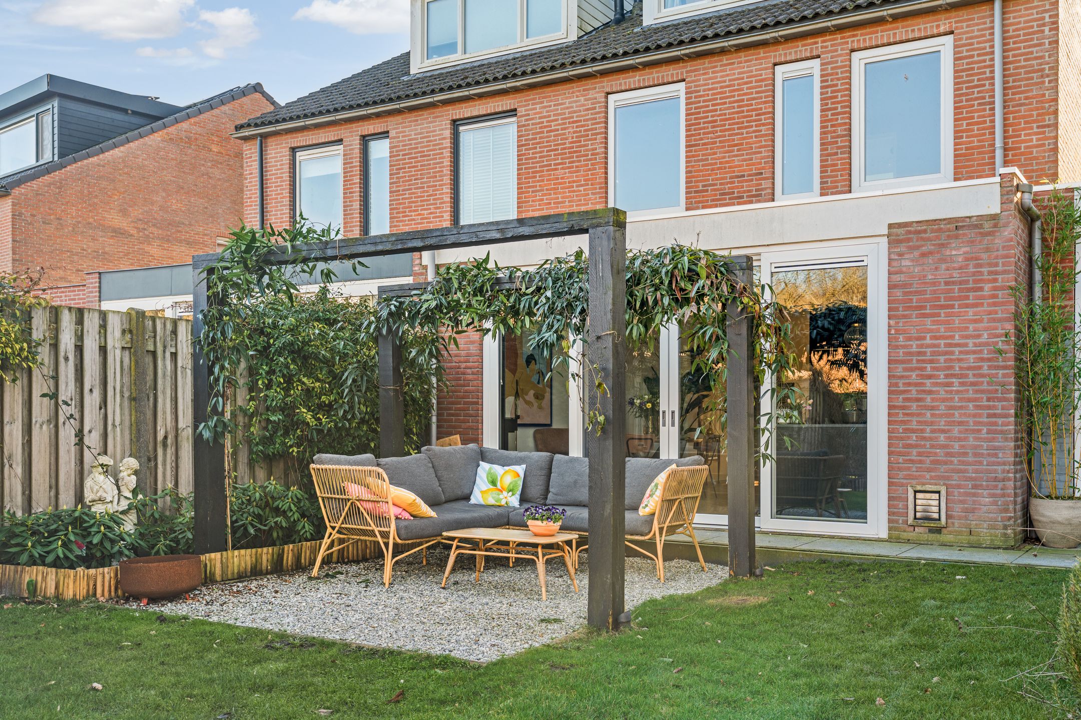 Luxury Renovated Family Home in Almere-Haven — 53