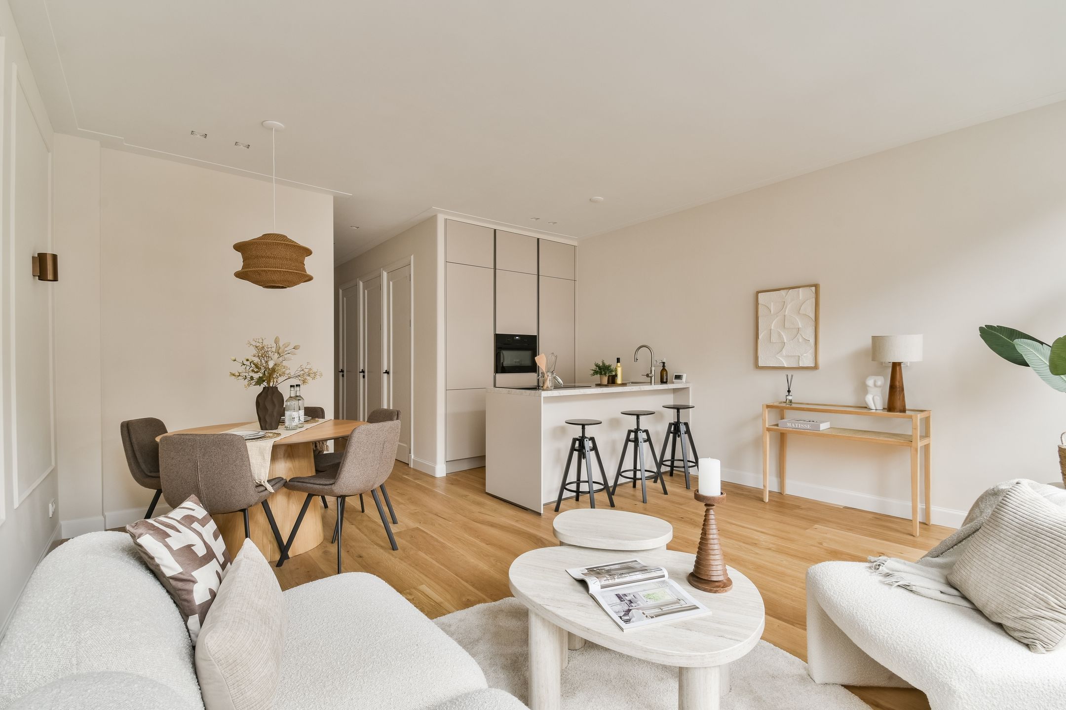 Premium Renovated Apartment Near Sarphatipark in De Pijp — 12