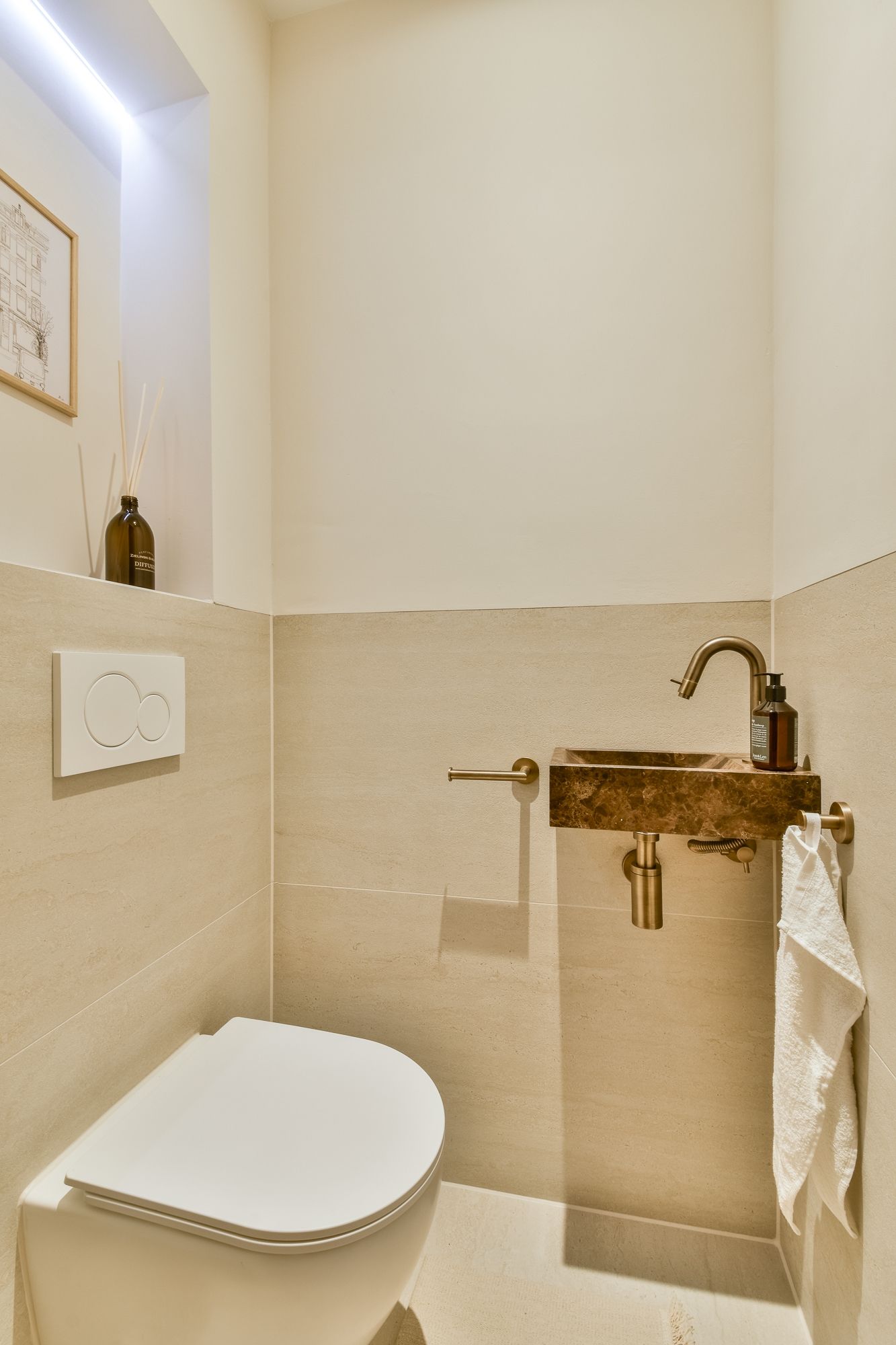 Premium Renovated Apartment Near Sarphatipark in De Pijp — 23