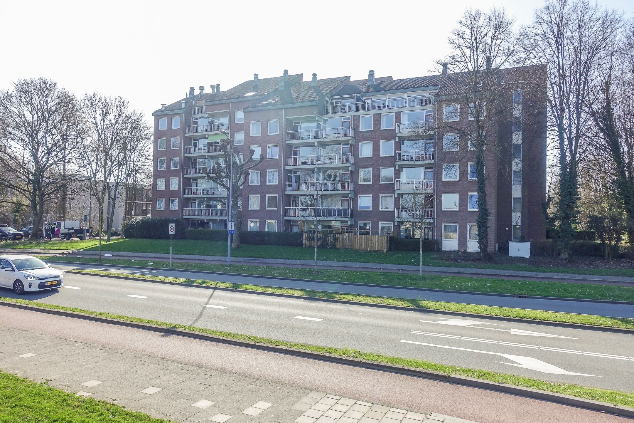 Photo 39 of Sauterneslaan 1-F