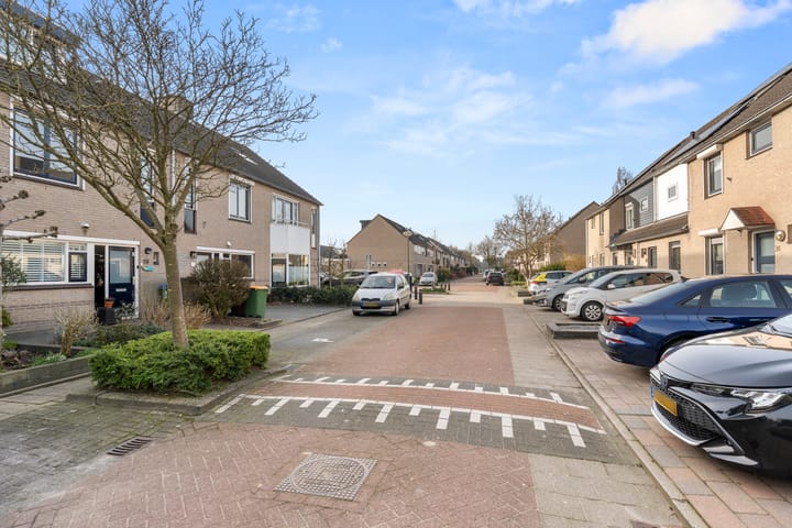 Photo 3 of Lucretia van Merkenlaan 29