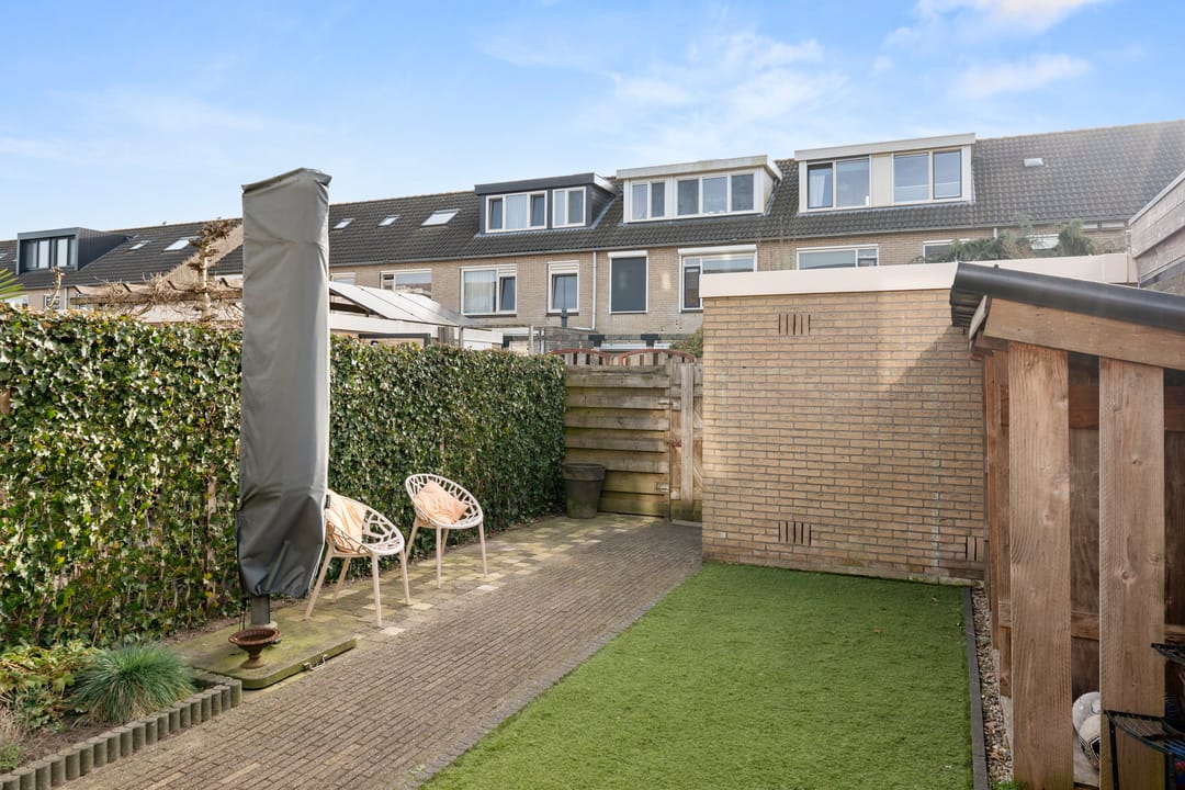 Spacious family home with five bedrooms and energy label A in child friendly Veenendaal West — 13