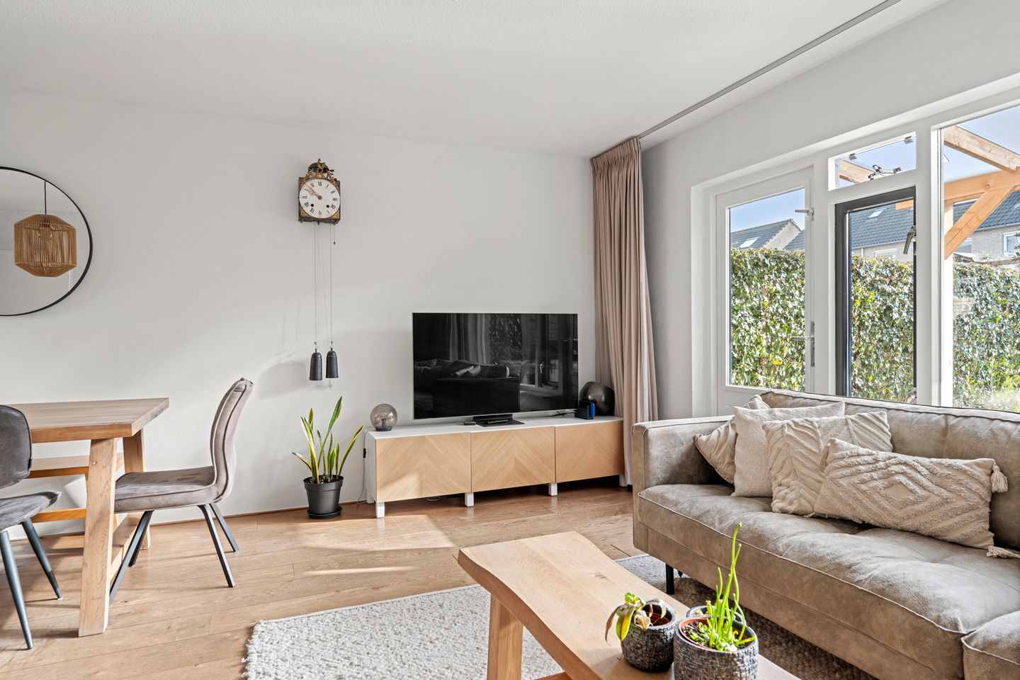 Spacious family home with five bedrooms and energy label A in child friendly Veenendaal West — 19