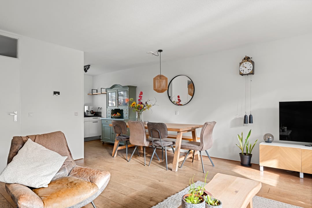 Spacious family home with five bedrooms and energy label A in child friendly Veenendaal West — 22