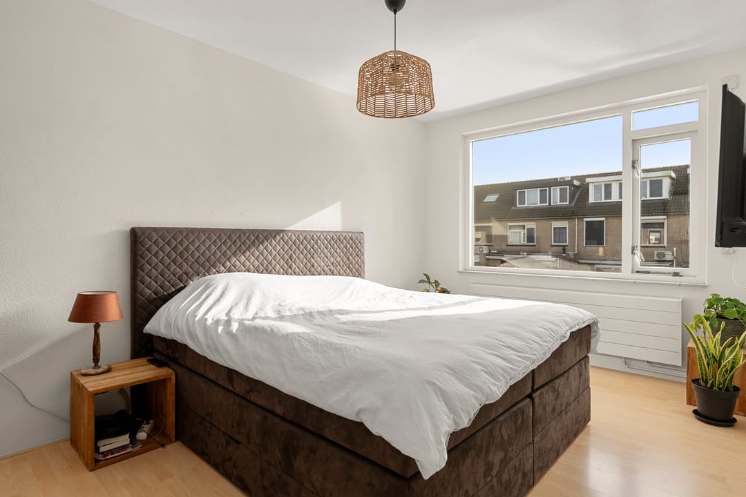Spacious family home with five bedrooms and energy label A in child friendly Veenendaal West — 27