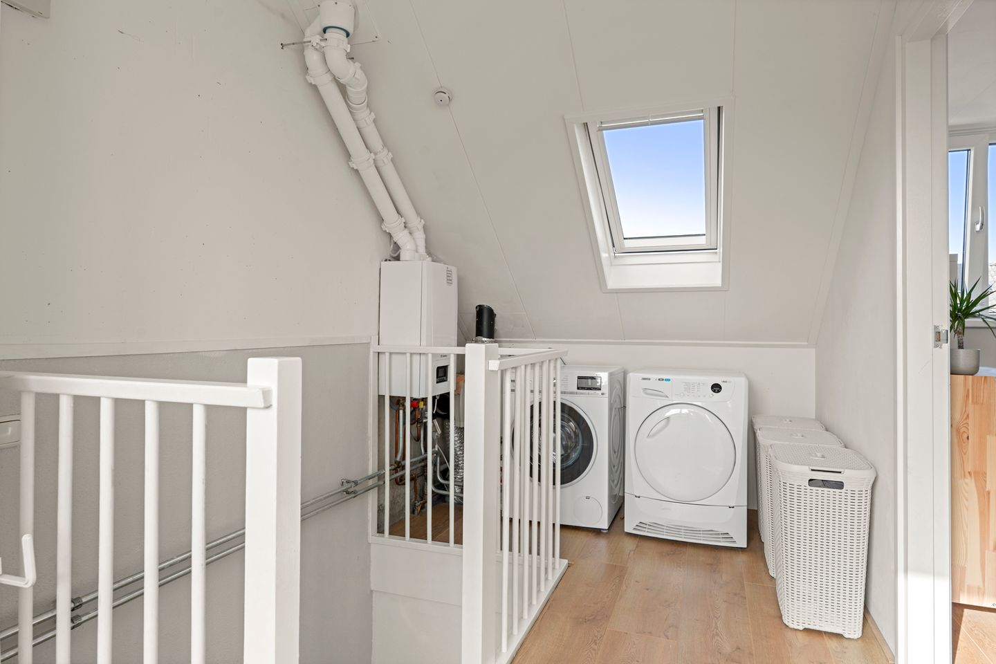 Spacious family home with five bedrooms and energy label A in child friendly Veenendaal West — 34