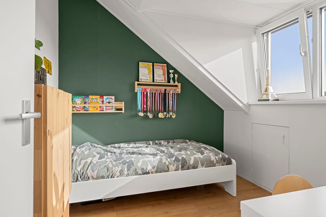 Spacious family home with five bedrooms and energy label A in child friendly Veenendaal West — 36