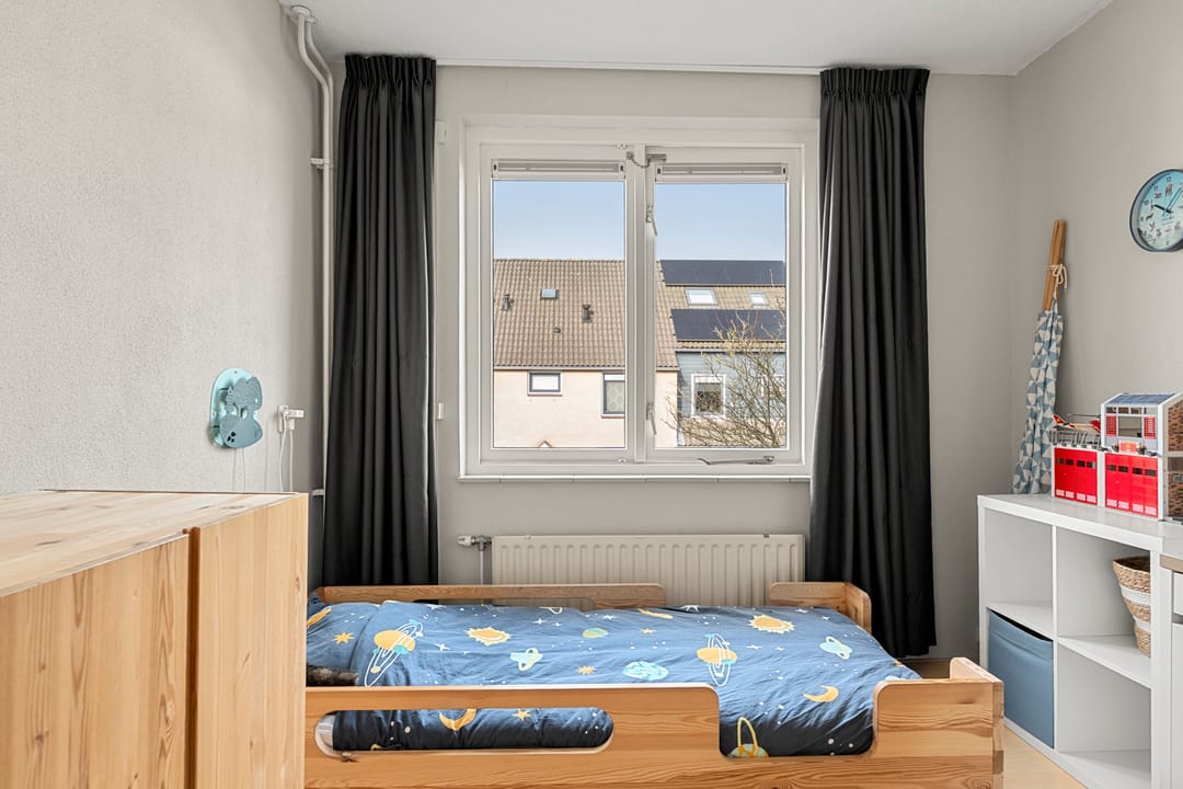 Spacious family home with five bedrooms and energy label A in child friendly Veenendaal West — 30