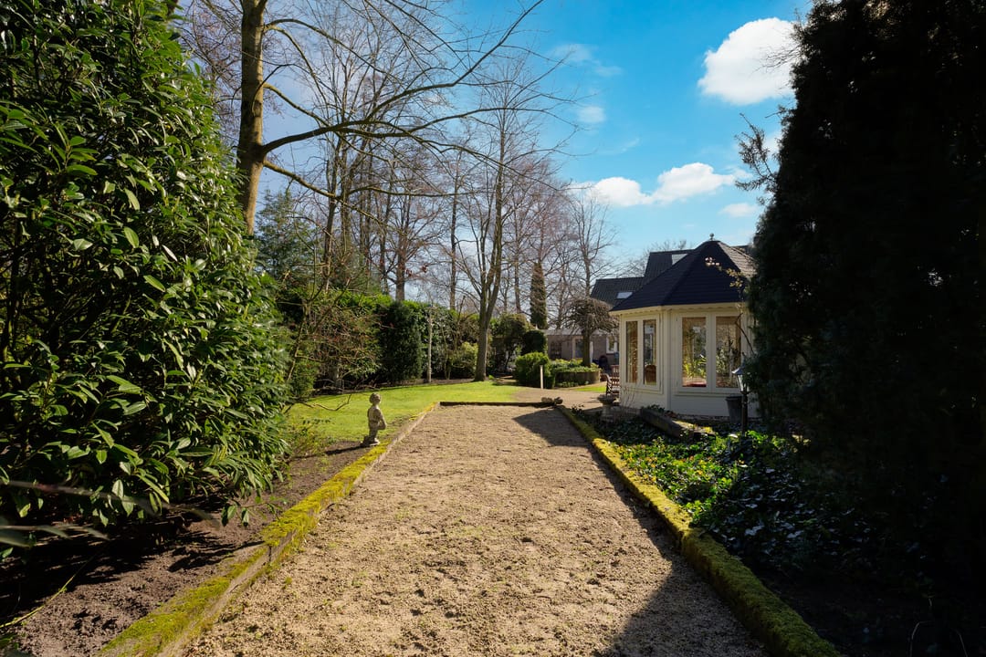 Spacious semi-detached residence with home office potential in Waalwijk Meerdijk — 27