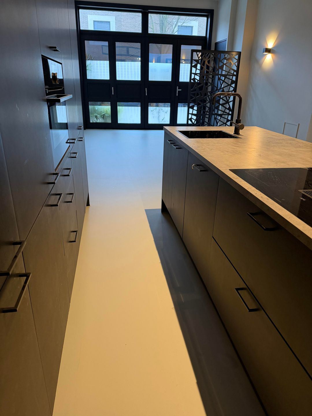 Move-in Ready 3-Room Apartment with 2 Bedrooms in Rotterdam Tussendijken — 16