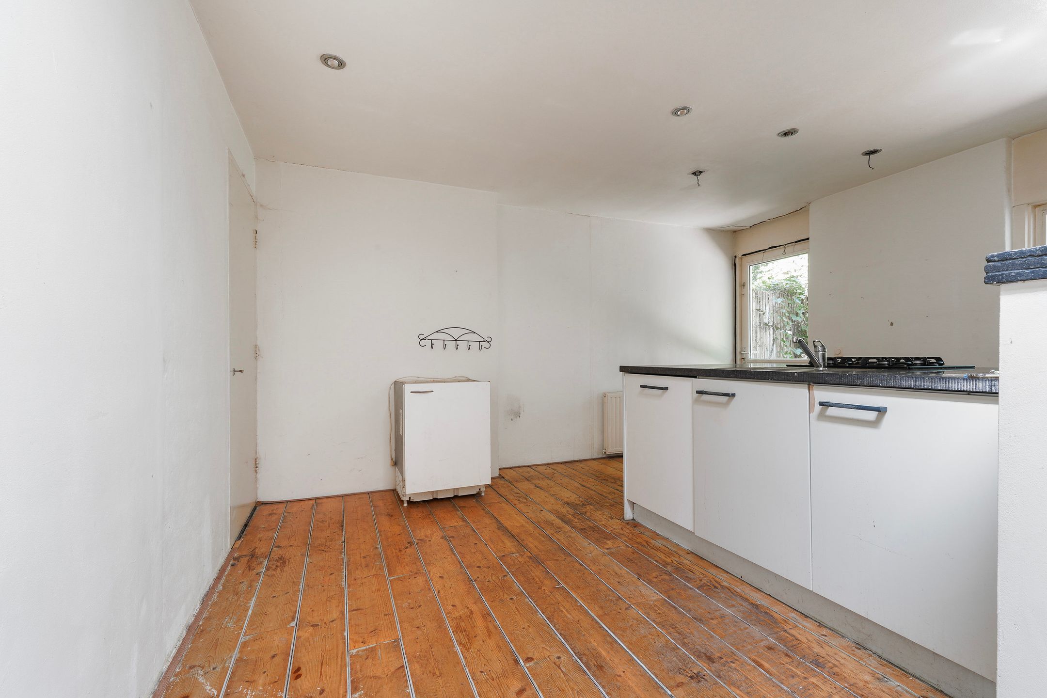 Unieke geschakelde bungalow met riant perceel aan het water in Tilburg — 31