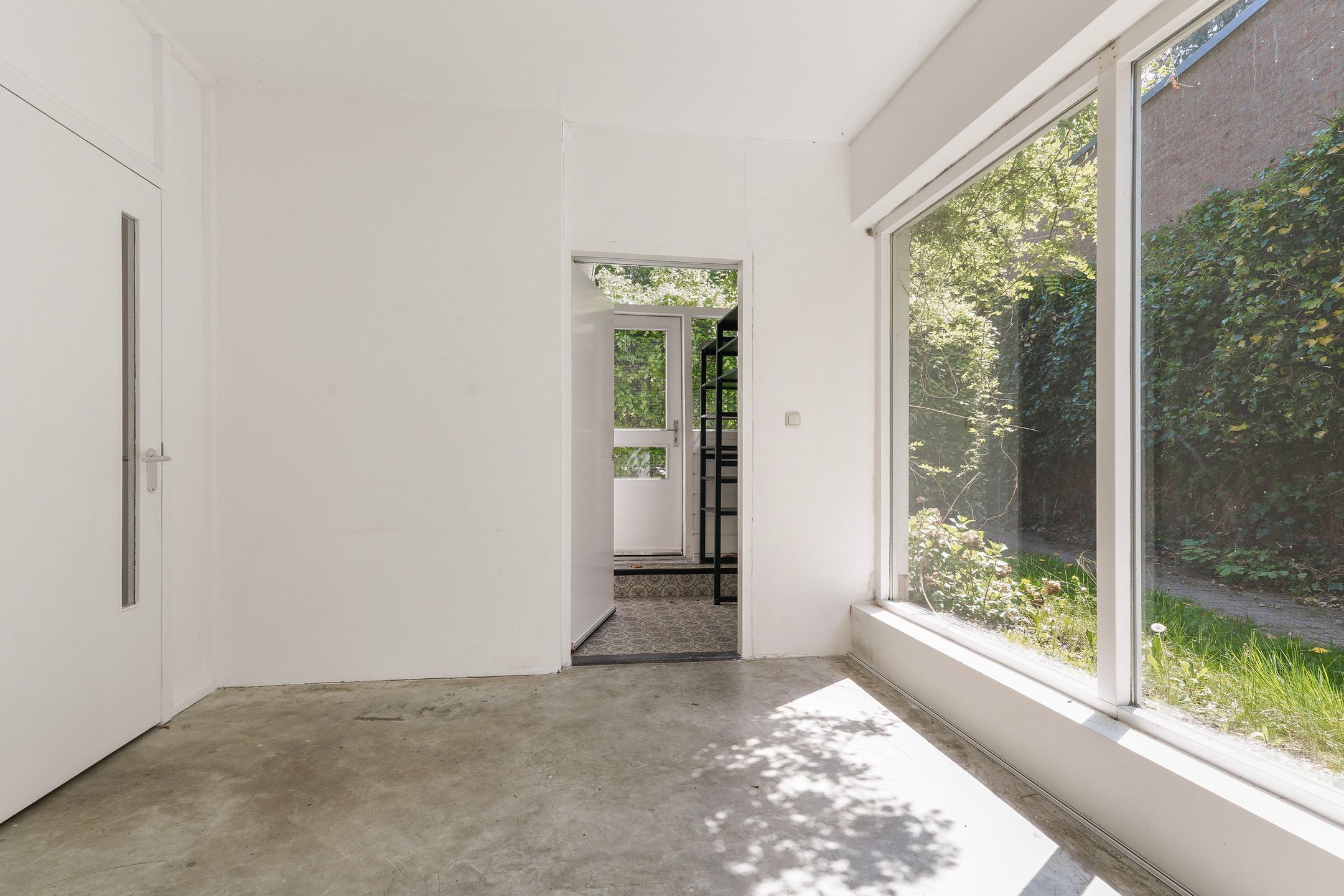Unieke geschakelde bungalow met riant perceel aan het water in Tilburg — 41