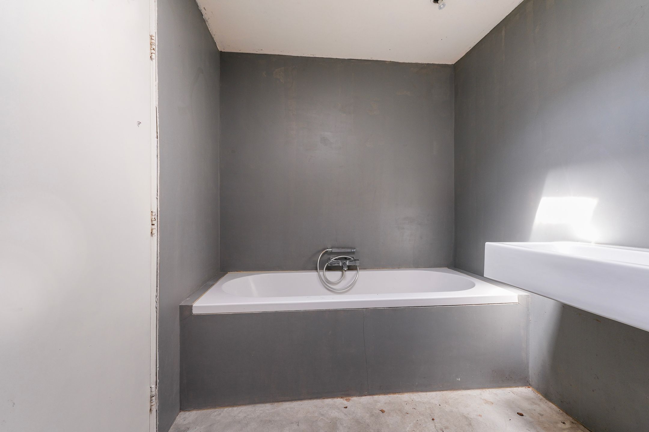 Unieke geschakelde bungalow met riant perceel aan het water in Tilburg — 51