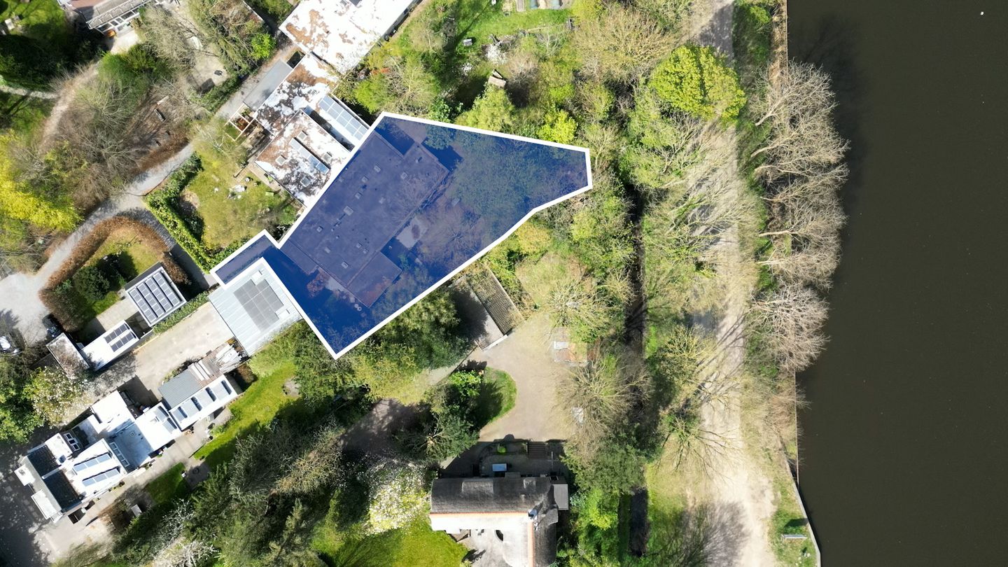 Unieke geschakelde bungalow met riant perceel aan het water in Tilburg — 63