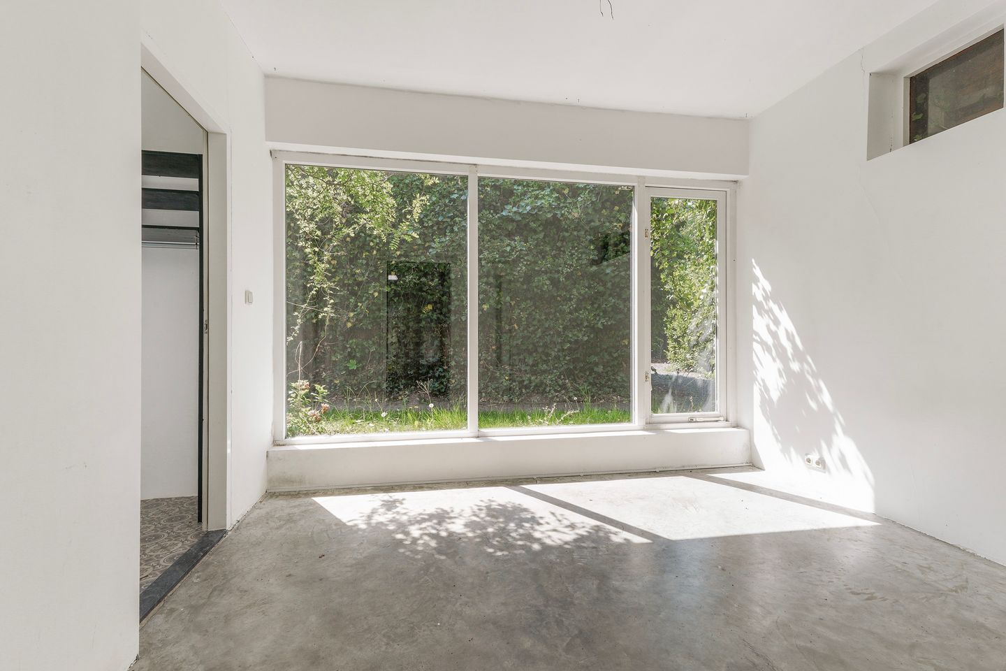 Unieke geschakelde bungalow met riant perceel aan het water in Tilburg — 43