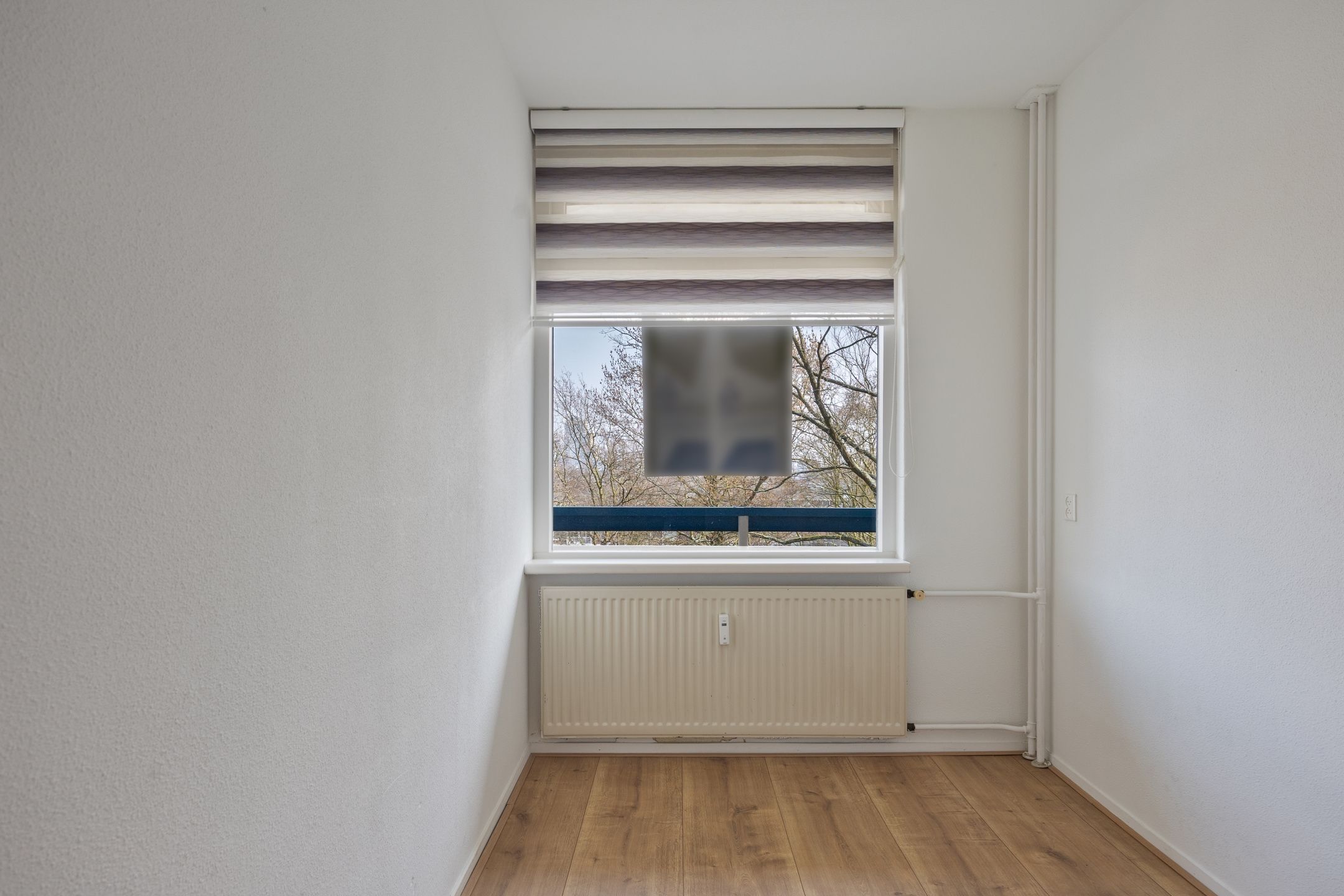 Modern 4-Room Apartment with 3 Bedrooms in Rotterdam Het Lage Land — 25