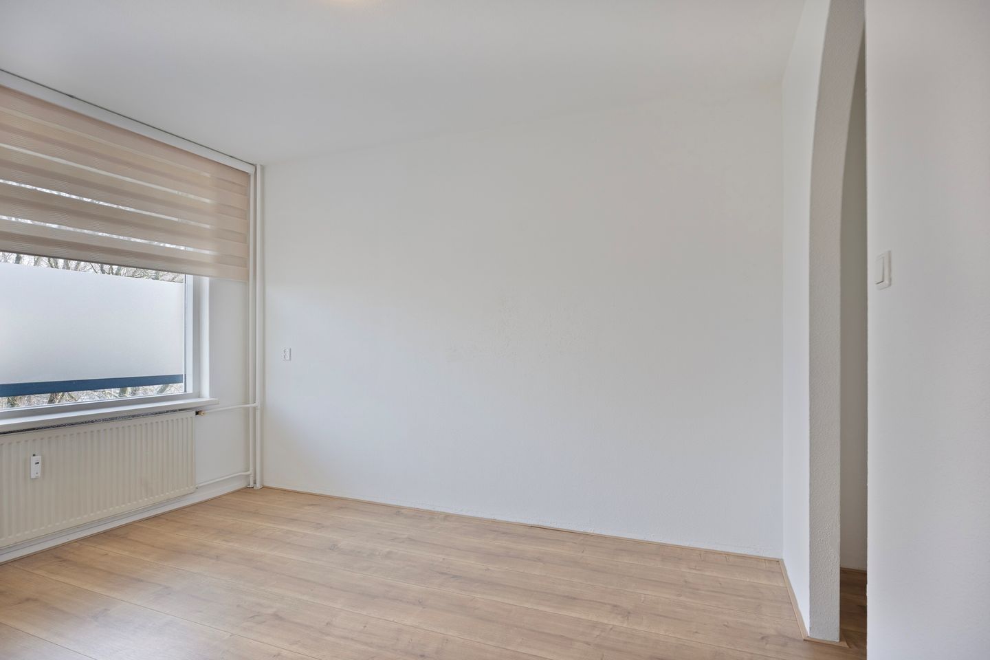 Modern 4-Room Apartment with 3 Bedrooms in Rotterdam Het Lage Land — 26