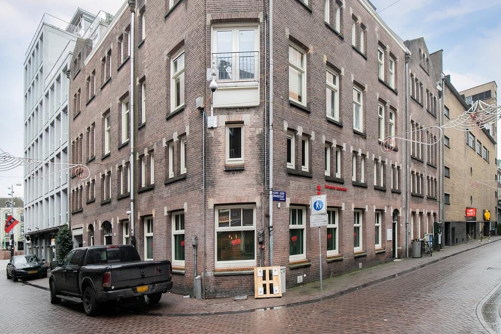 Luxurious Renovated Apartment in Amsterdam Center with Lift — 19