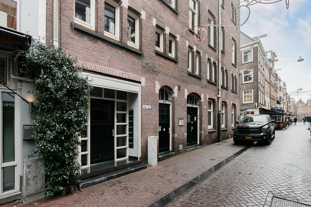 Luxurious Renovated Apartment in Amsterdam Center with Lift — 20