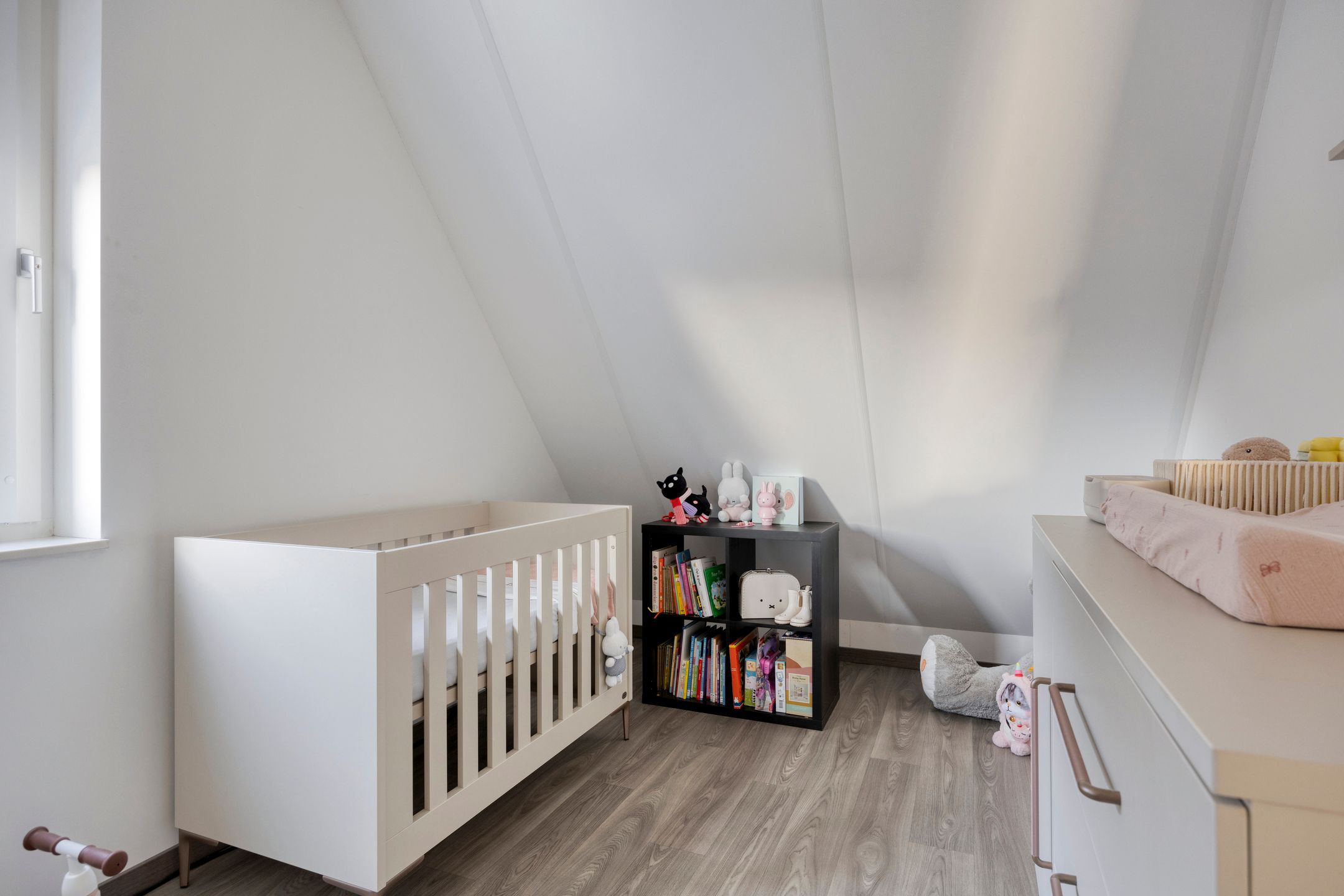 Perfectly Finished and Sustainable Semi-Detached Residence with Garage — 27