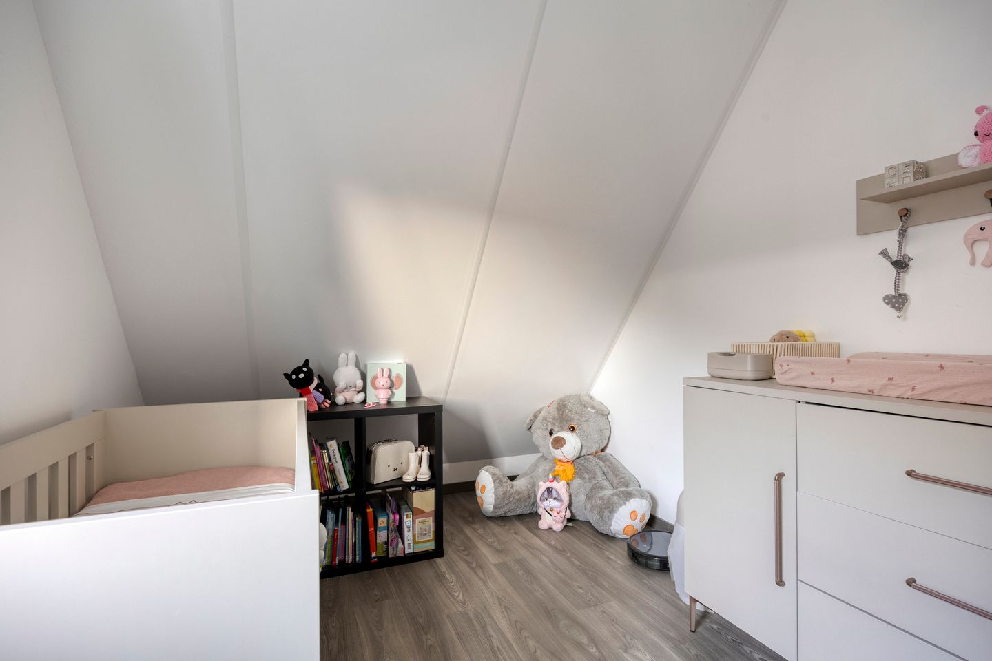 Perfectly Finished and Sustainable Semi-Detached Residence with Garage — 29