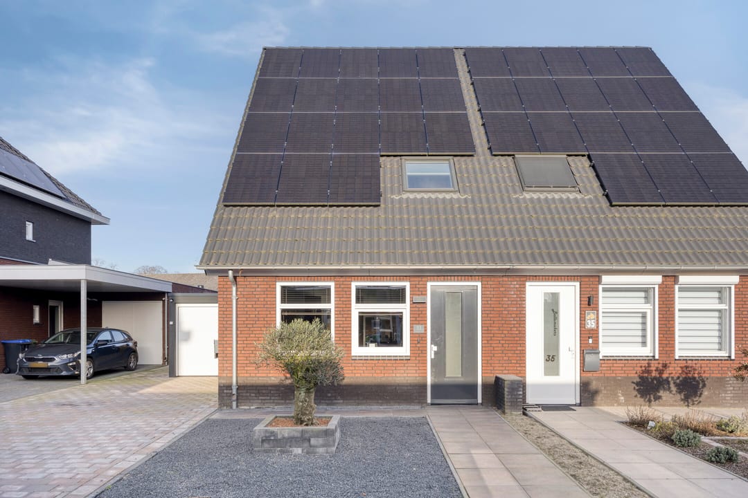 Perfectly Finished and Sustainable Semi-Detached Residence with Garage — 38
