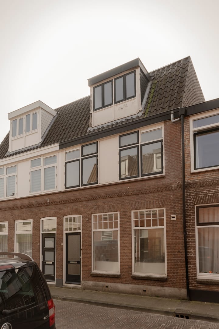 Photo 4 of Bloemluststraat 3