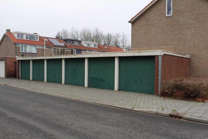 Foto 2 van Koele Mei