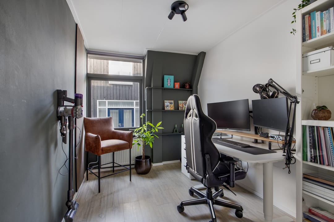 Spacious and Light Double Upper House with Roof Terrace in the Heart of Leiden — 13
