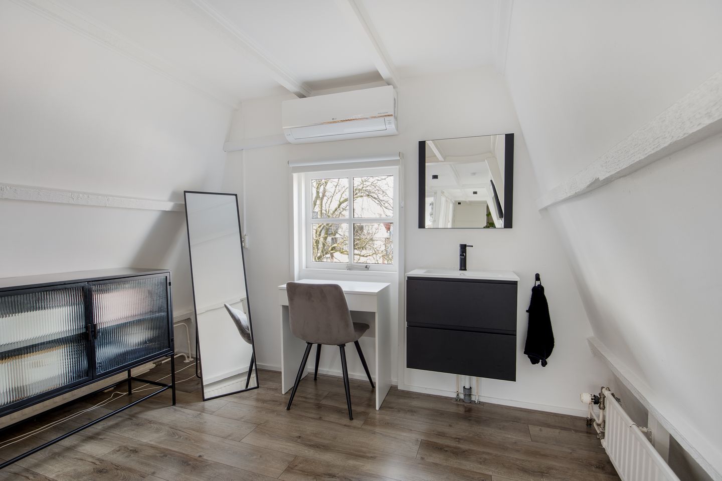 Spacious and Light Double Upper House with Roof Terrace in the Heart of Leiden — 18