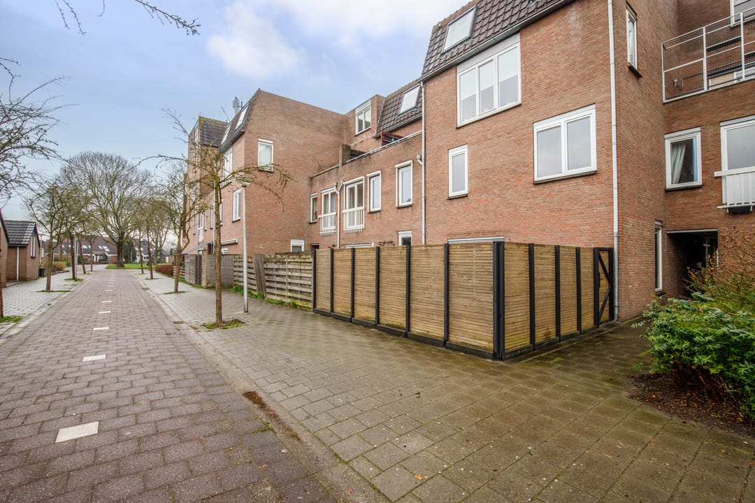 Move-in Ready Maisonette with Garden in Nieuwerkerk aan den IJssel — 38