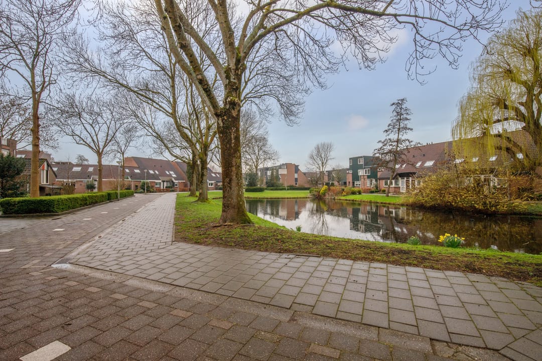 Move-in Ready Maisonette with Garden in Nieuwerkerk aan den IJssel — 41