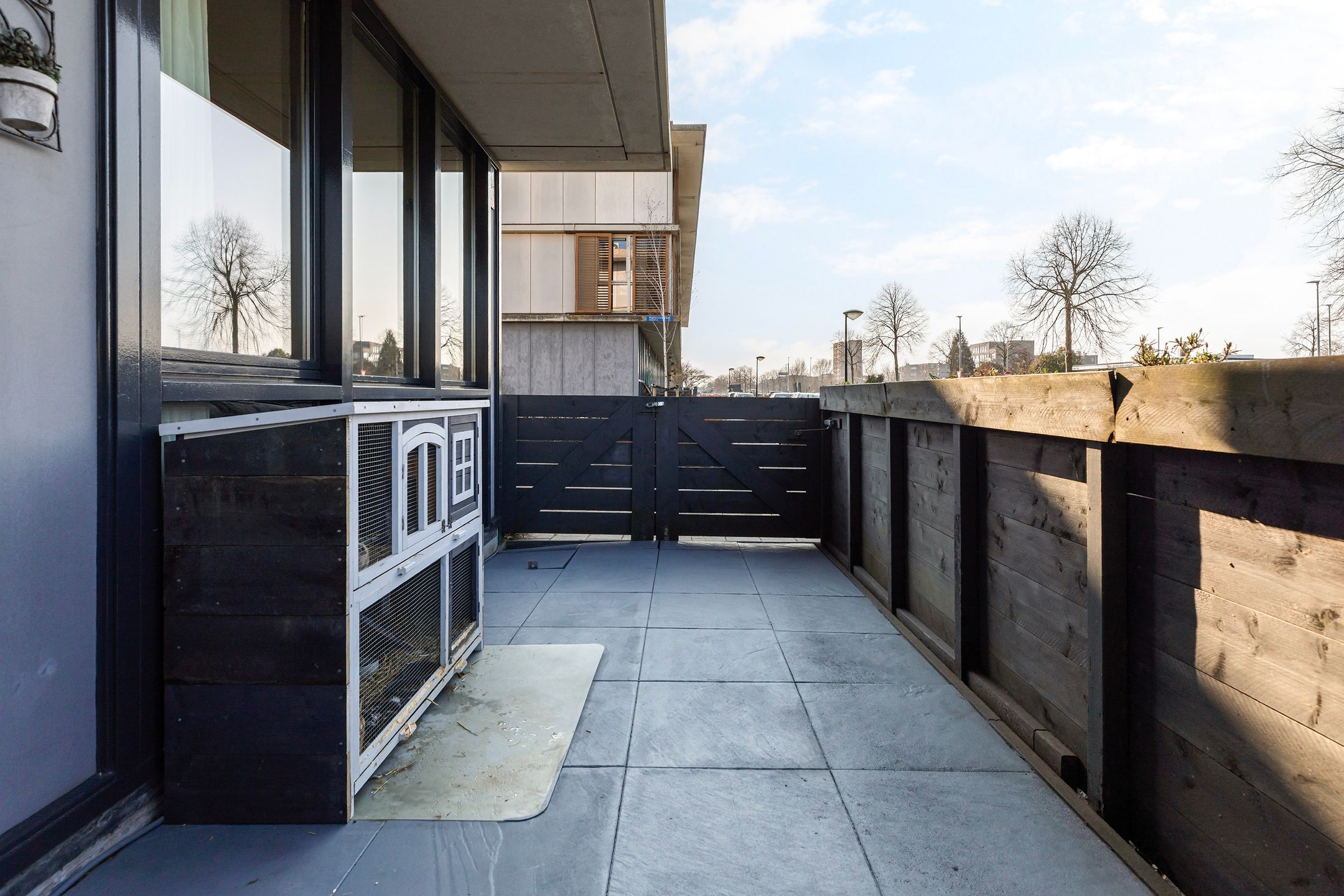 Spacious corner house with private office space and two bathrooms — 58