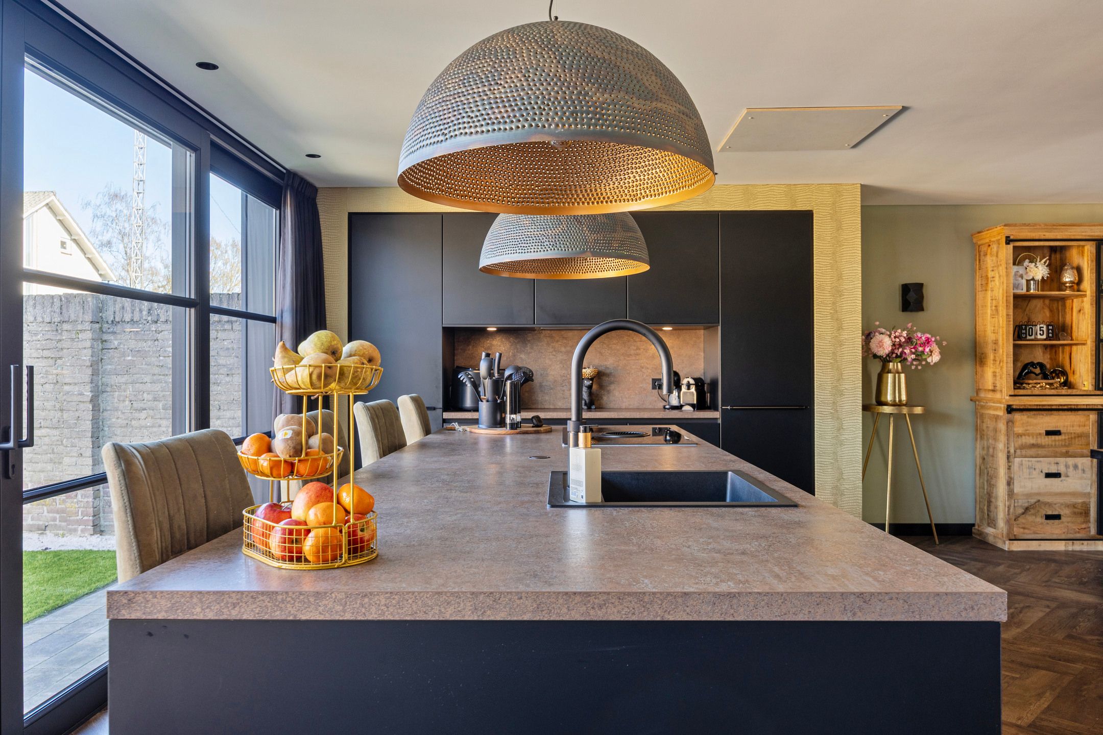 Foto 15 van Valkenierstraat 189